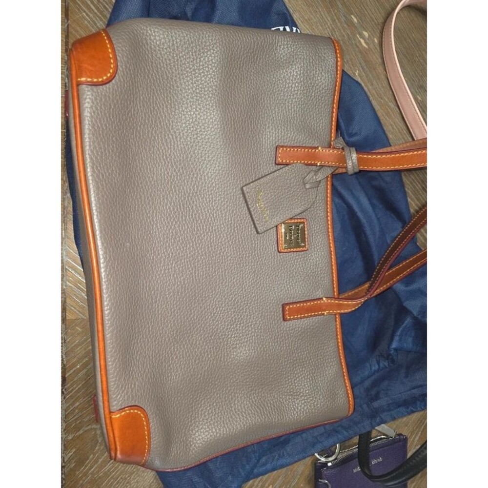 Dooney & Bourke Tote